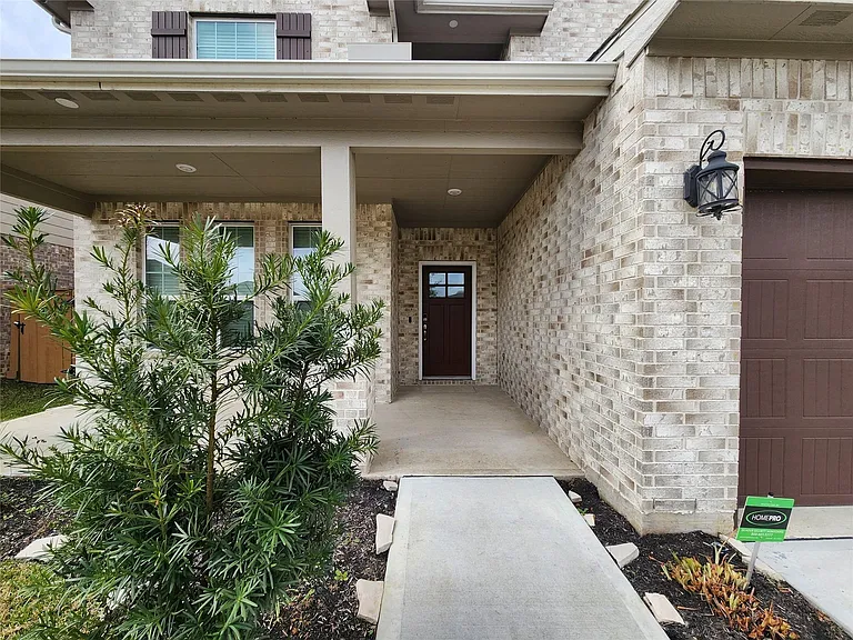 10714 Cliffs View Dr — Photo 3