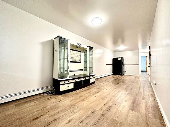 4th image of 837 48th St #1A