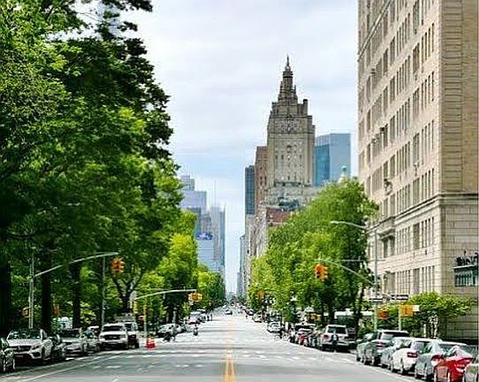 4th image of 17 W 64th St APT 2C