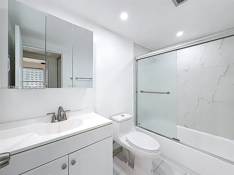 17560 Atlantic Blvd #501 — Photo 26