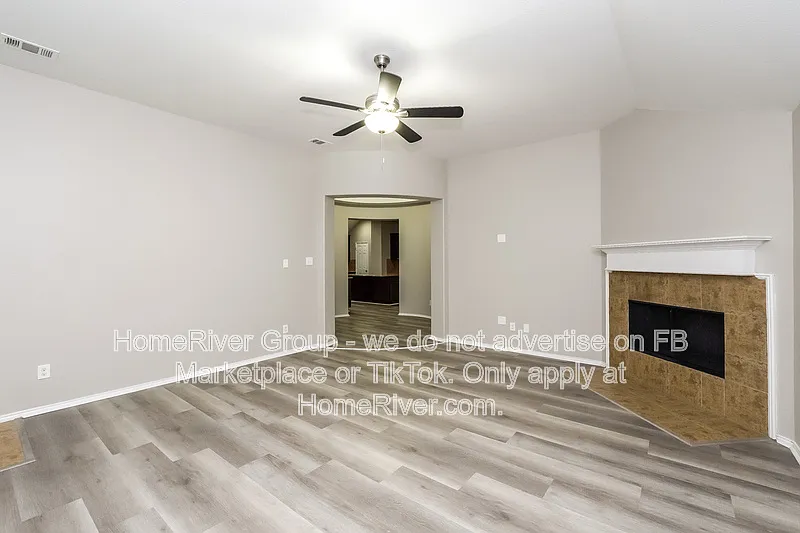3 bed, 2.0 bath, 2229 sqft, $2,495 — Photo 2