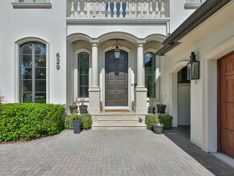 629 Riviera Dr — Photo 5