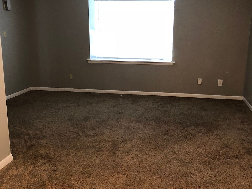 1st image of 814 NW 8th Ave