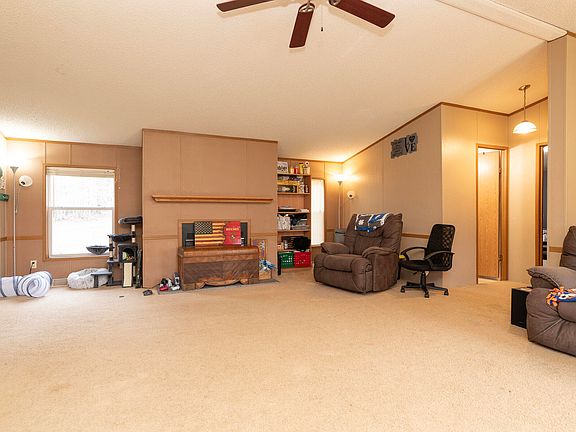 5th image of 18242 32nd St
