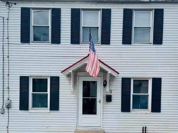 9 W Noble Ave, Shoemakersville, PA 19555