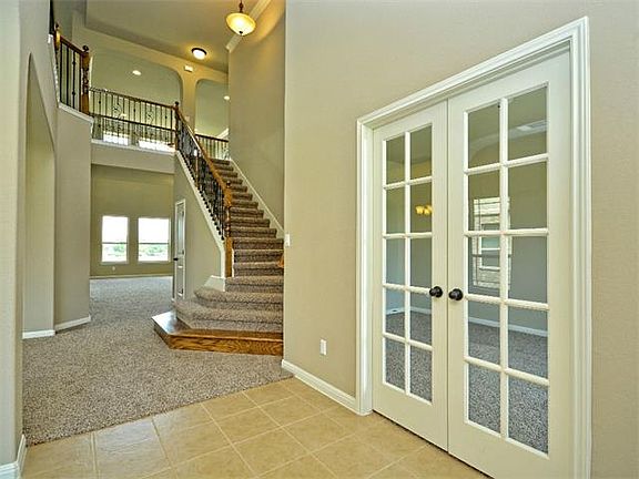 4th image of 112 Westfield Dr