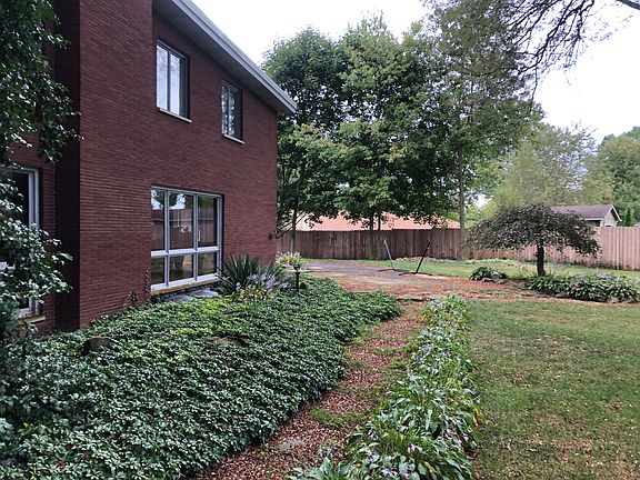 Flagstone patio