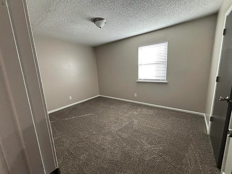 Tiblow Village Apartments — Photo 20