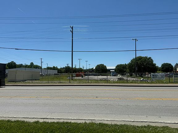 5th image of 380 S Laurel Rd