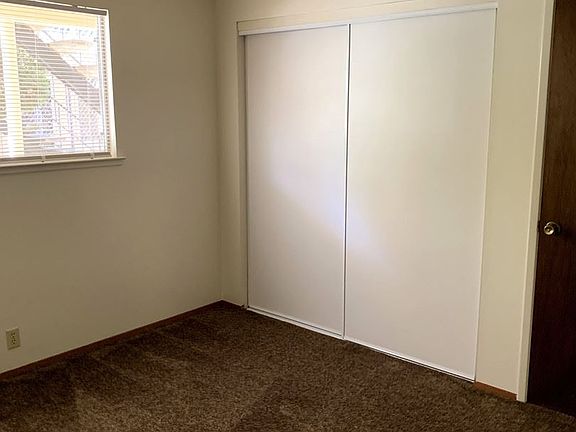 4th image of 411 S School St APT 1