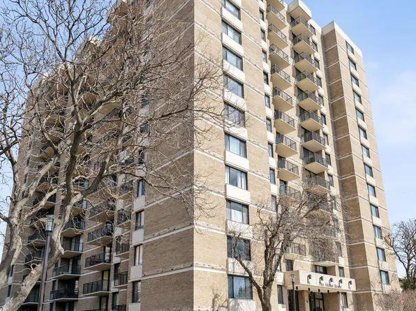 118 Monroe St APT 702, Rockville, MD 20850