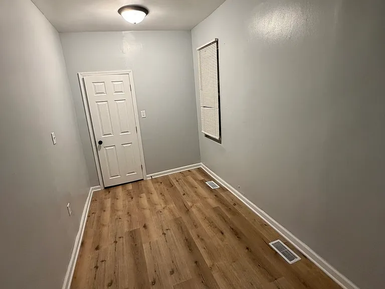 8835 S Commercial Ave #1 — Photo 5