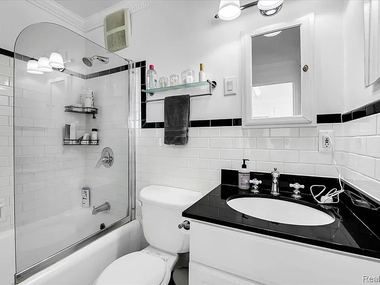 2900 E Jefferson Ave #D201 — Photo 19
