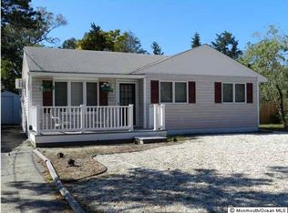 107 Cedarberry Ln, Toms River, NJ 08753