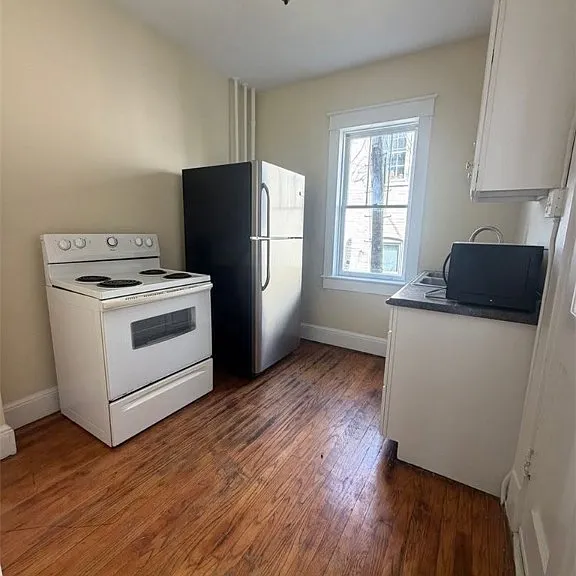 1003 Bank St — Photo 5