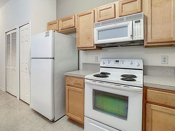 3rd image of 6076 Maggies Cir Unit 103