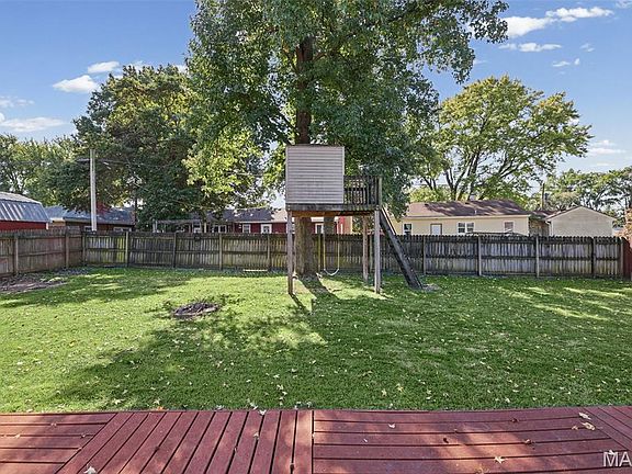 3rd image of 46 N Circle Dr