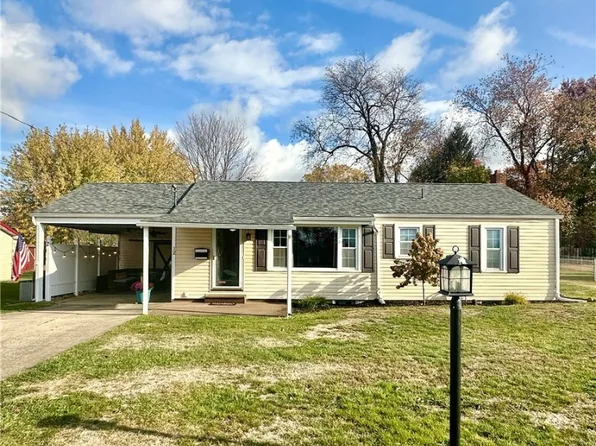 12 Kendall Dr S, Uniontown, PA 15401