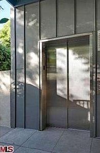 5th image of 1250 N Harper Ave Unit 416