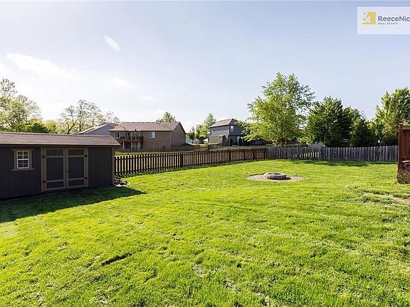 Nice storage shed to eliminate garage clutter.