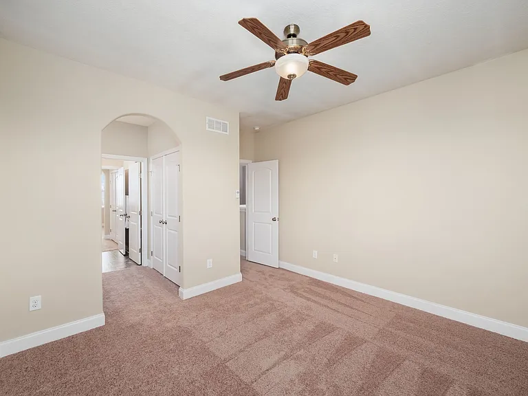 1104 Balmoral Dr #1 — Photo 40