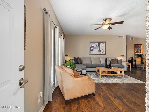 2nd image of 111 JARDIN DE MER Place #111