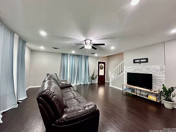 2nd image of 11518 MONTAUK