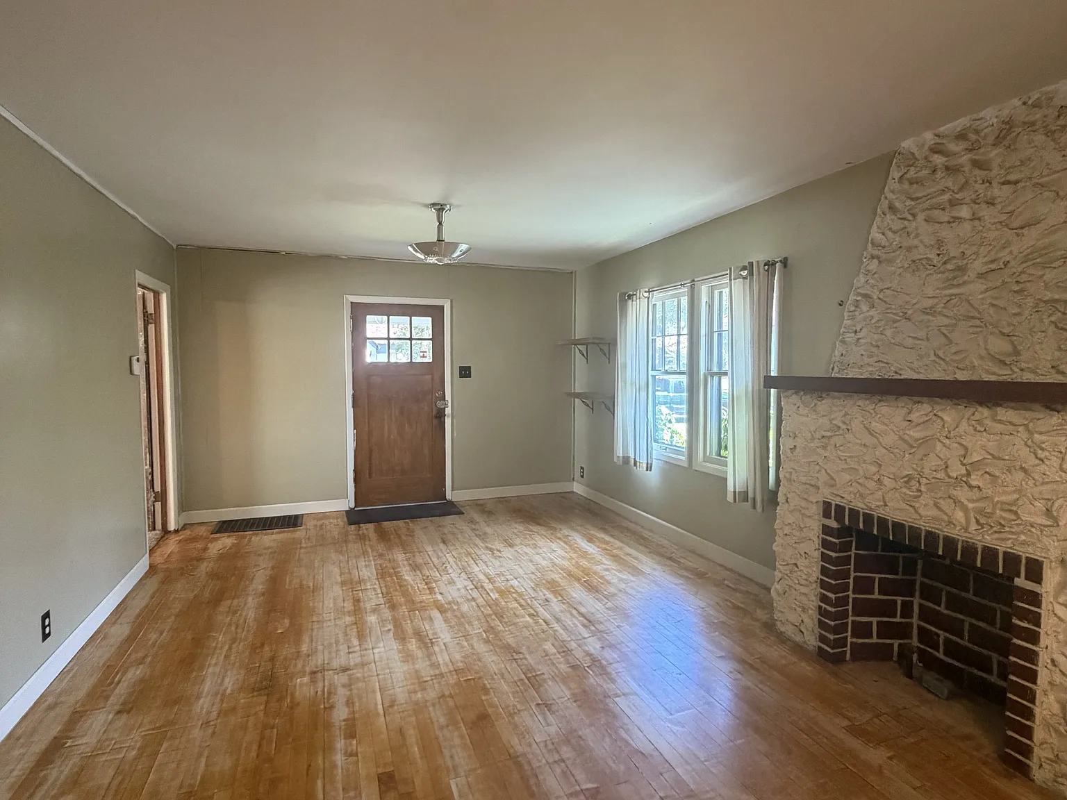 212 Alderson Avenue - 1 — Photo 4