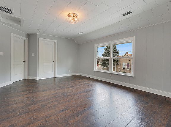 4th image of 14314 Beacon Ave #1