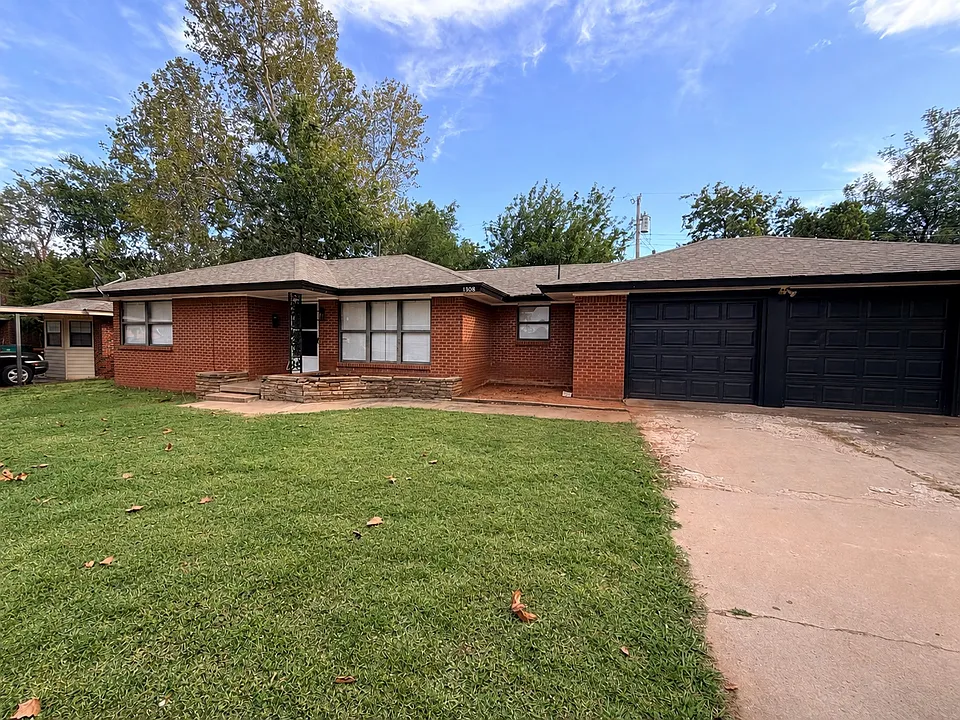 1308 NE 45th St
