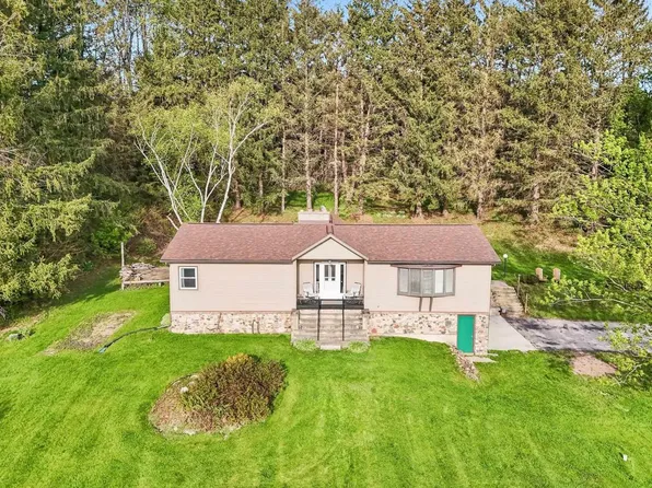 5030 S Valley Road, Black Earth, WI 53515