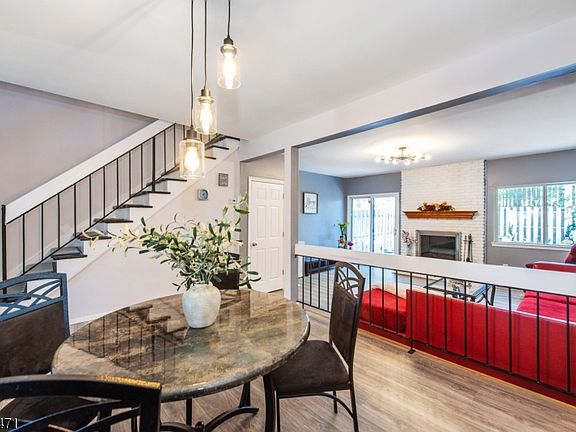 4th image of 25 Chelsea Way
