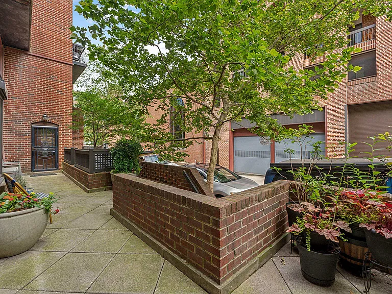 3246 Grace St NW — Photo 19