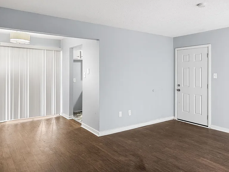 225 W McDowell Rd — Photo 20