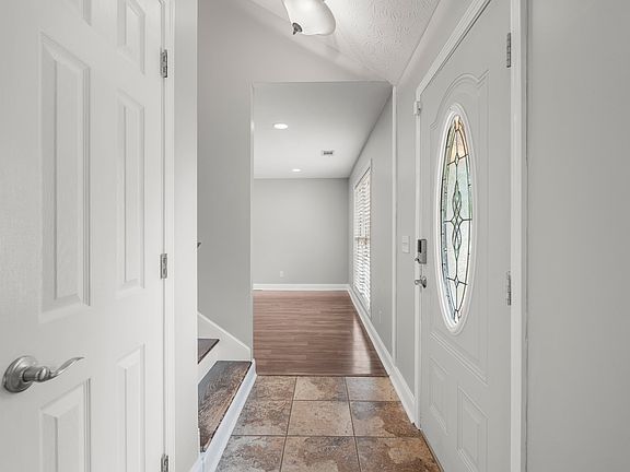 3rd image of 6204 Perry Ave