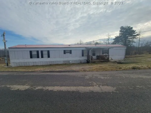 2600 Dry Ridge Rd, Milton, WV 25541