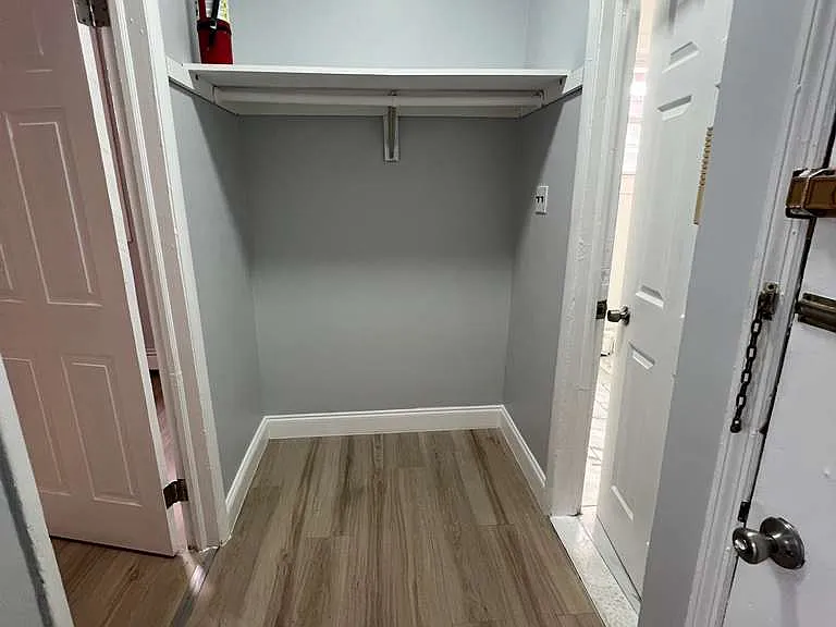596 River St #6 — Photo 8