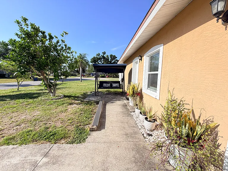 2453 Ridge Ave — Photo 8
