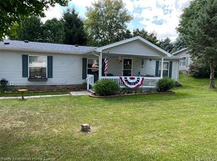 2266 Mark St, Croswell, MI 48422