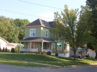 3827 E Douglas Ave, Des Moines, IA 50317