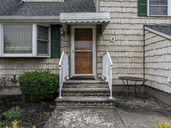244 McFarlane Rd, Colonia, NJ 07067