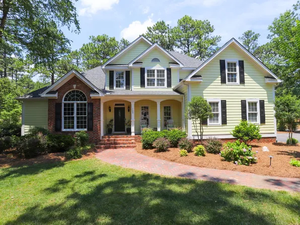 103 Greystones Ct, Pinehurst, NC 28374