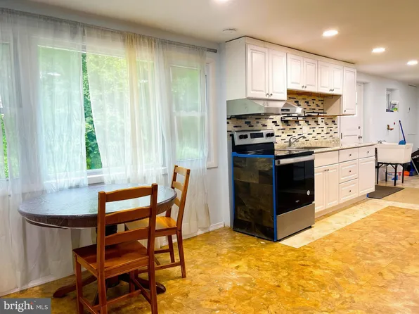 9122 Bridgewater St Unit A, College Park, MD 20740