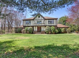 865 Daniels Farm Rd, Trumbull, CT 06611