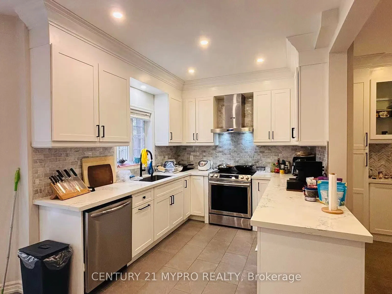 1 bed, $1,000 — Photo 3