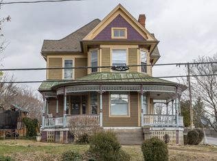 1301 W Beverley St, Staunton, VA 24401