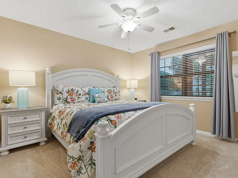350 S Wildwood Dr #19 — Photo 17