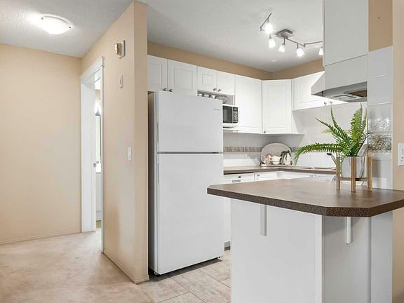 4th image of 9 Country Village Bay NE #309