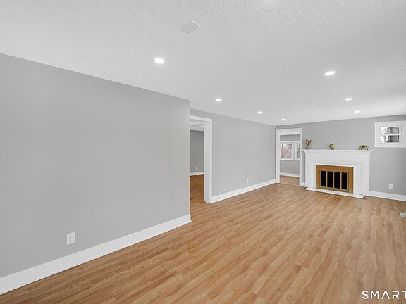 5th image of 52 Vineyard Road