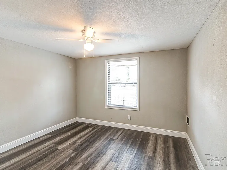 Heronwood Apartments — Photo 10